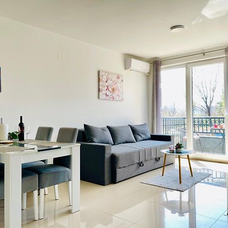 Apartman Miletic Ostrovo Buitenkant foto
